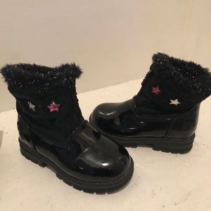 Girls Snow Boots totes size (6)